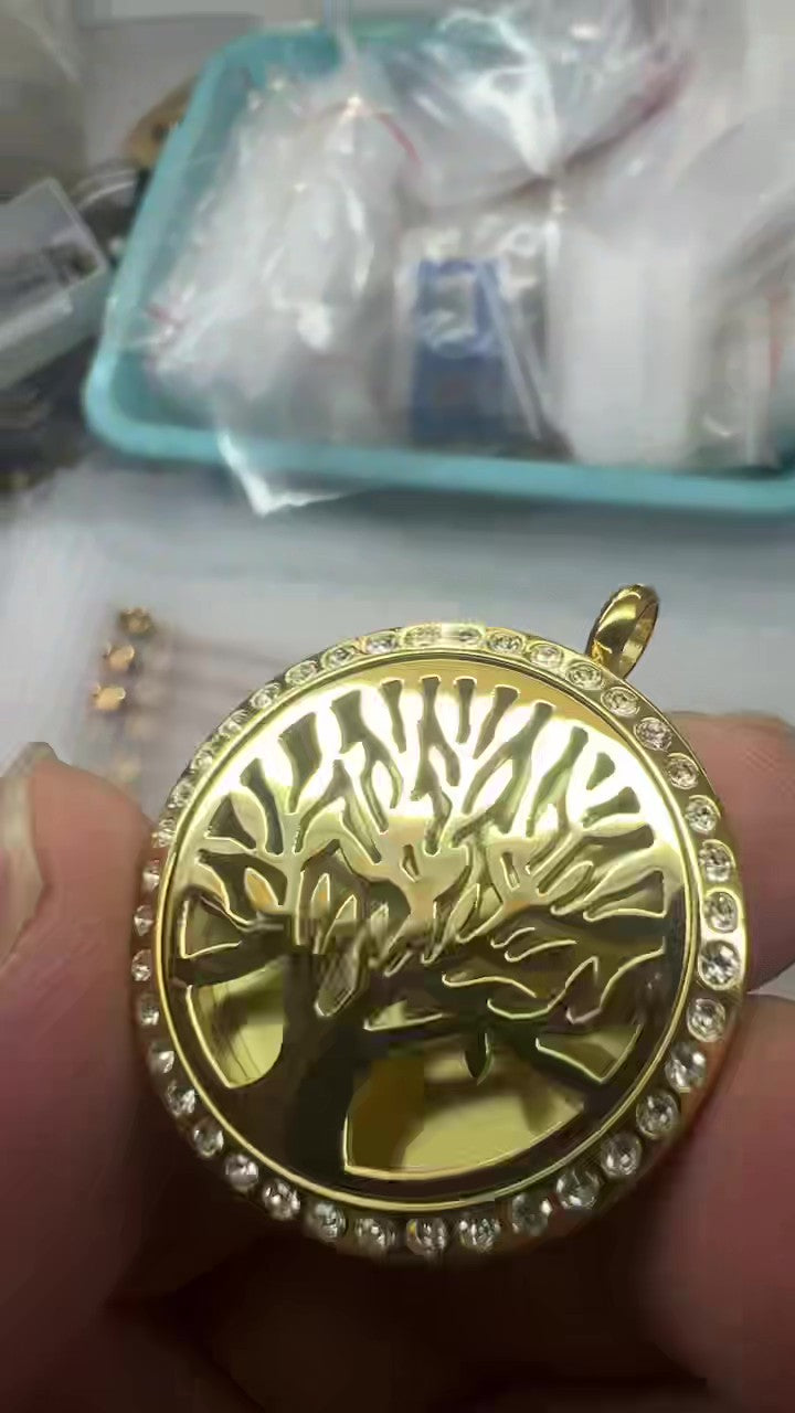  Tree of Life Pendant. Portable Wellness: A Tree of Life aromatherapy necklace offers portable, discreet wellness benefits by diffusing essential oils throughout the day, helping to manage stress, boost energy, or improve focus. The locket made of hypoallergenic stainless steel, acts as a personal, stylish diffuser, while the Tree of Life symbol represents growth, strength, and harmony. On-the-Go Aromatherapy: It allows you to breathe in essential oils for stress relief.
